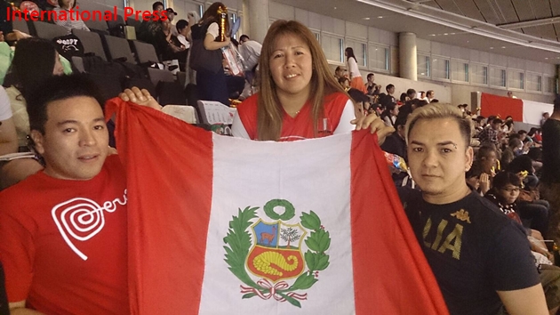 Peruanos en Sendagaya (1)