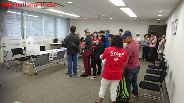 Centro de votacion en Tokio (1)