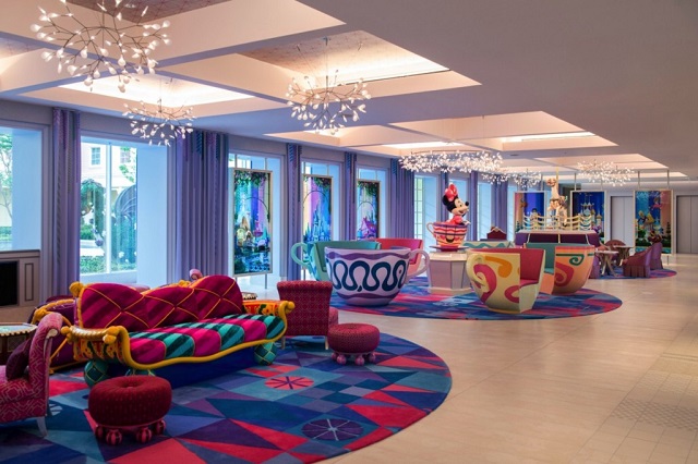 Lobby del nuevo hotel (foto disneyhotels.jp)