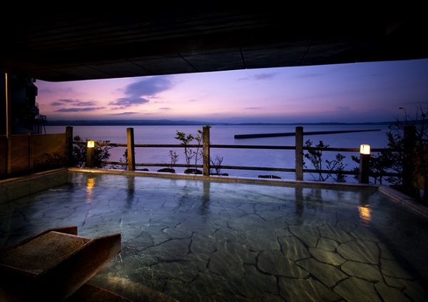 Onsen en hotel Kagaya (foto intl.kagaya.jp)