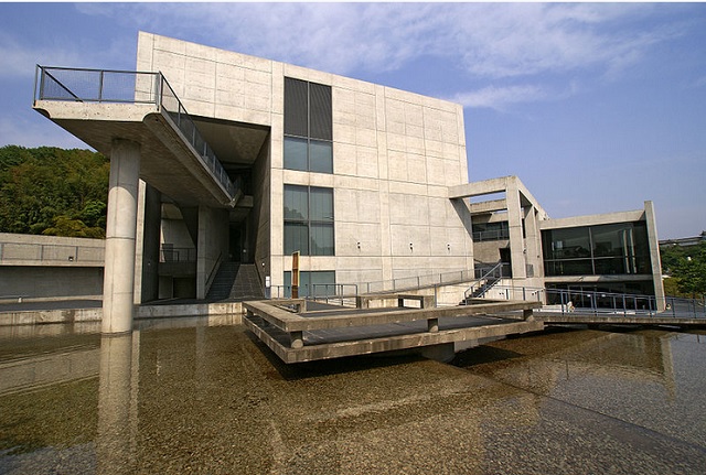 Museo de Literatura de Himeji (foto urbipedia.org)