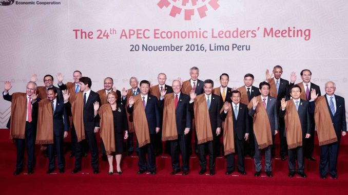 fotografia-de-lideres-de-apec-en-lima-2016