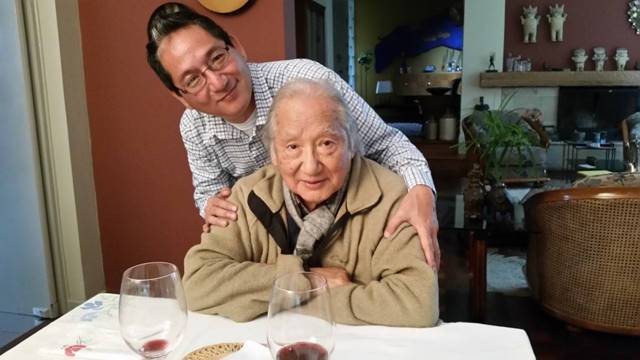 Con su hija menor, Iván. (Archivo familiar)
