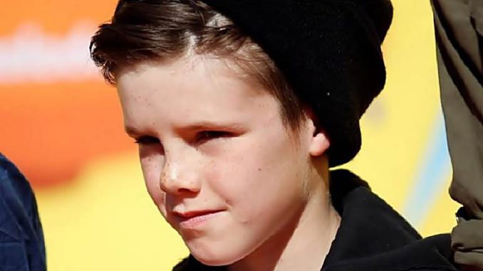 Cruz Beckham debuta como cantante