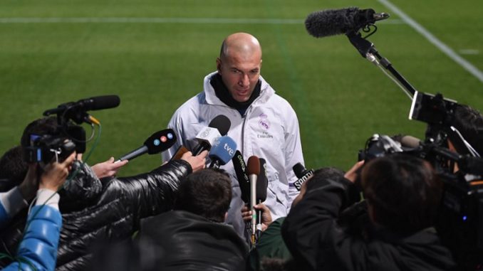 Zidane en rueda de prensa en Yokohama