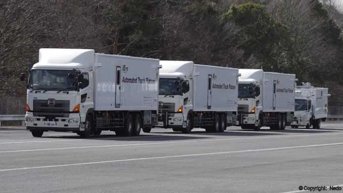 Camiones autopilotados de Hino Motors en plena prueba. (Foto Nedo)