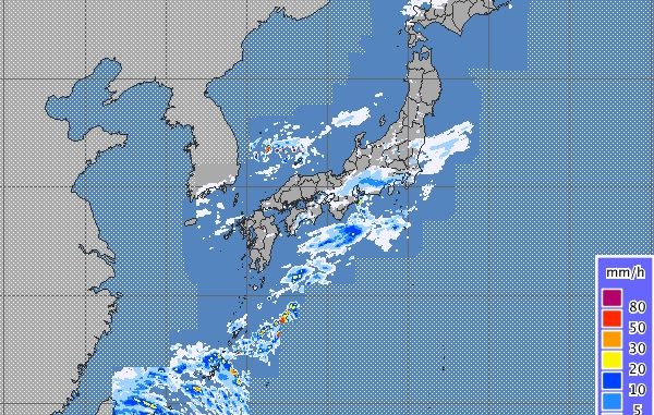 Frente de lluvia en la costa Pacífico de Japón