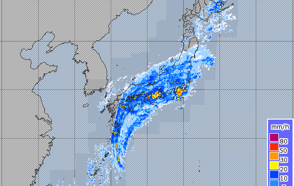 Una masa de lluvia sobre cubre Japón hoy domingo 22