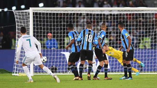 Cristiano anota el gol del triunfo de tiro libre (Getty Images)