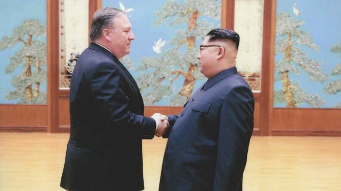 Mike Pompeo y Kim Jong un