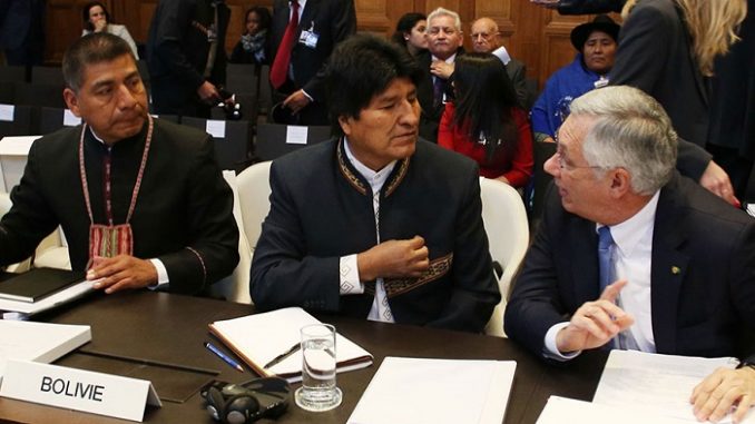 Evo Morales tras escuchar la sentencia en La Haya (Foto EFE)