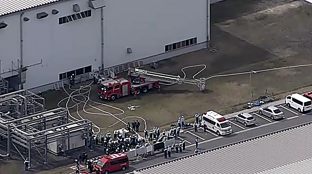 El fuego en Daihatsu de Oita fue controlado cuatro horas y media después (NHK)