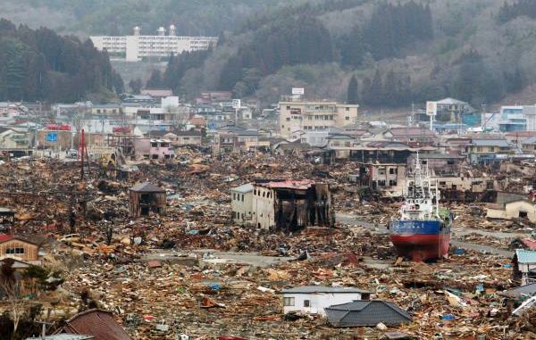 Terremoto y tsunami Tohoku