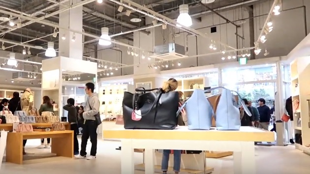 Shopping mall