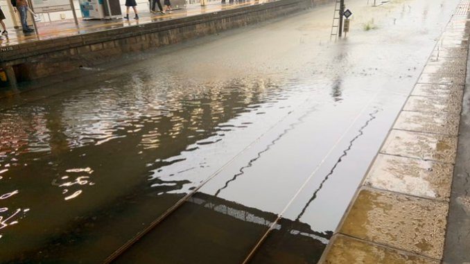 Una estación inundada en Chiba