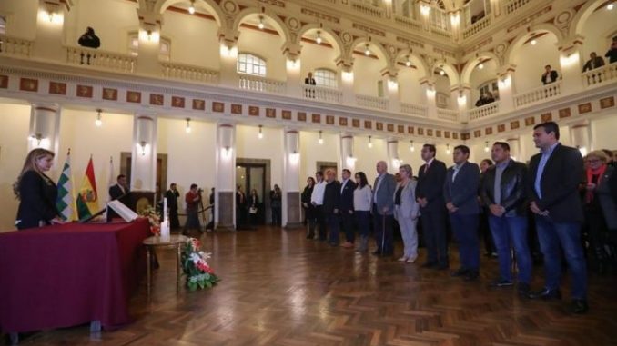 Jeanine Anez toma juramento a nuevos funcionarios de Gobierno