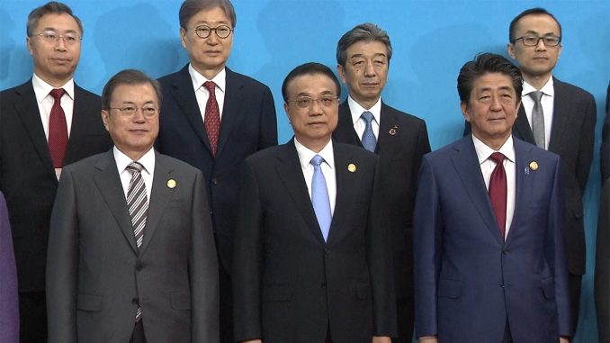 Moon, Li y Abe