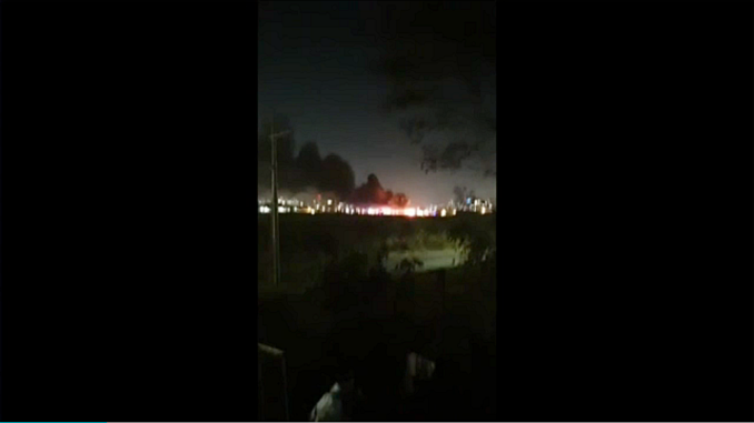 Avion incendiado en Manila
