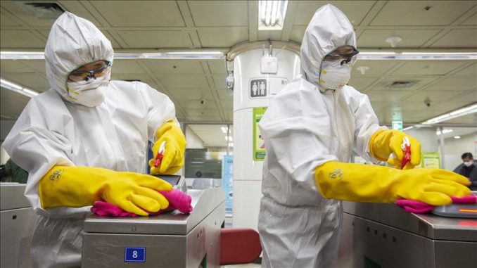 El virus puede permanecer durante días en una superficie