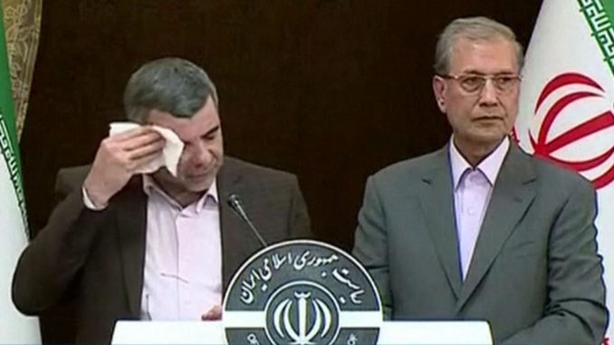 Iraj Harirchi, a la izquierda, con los síntomas