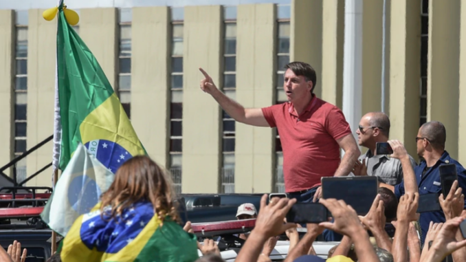 Bolsonaro en la manifestacion del domingo
