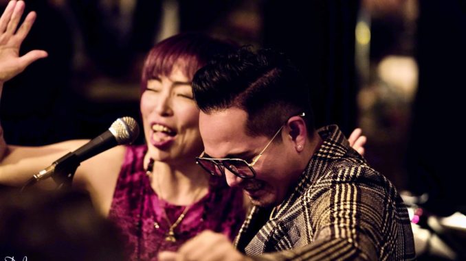 Nora y Latin Samurai en un show en Tokio (Foto cedida)