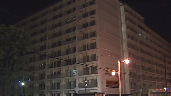 Edificio donde ocurrió el accidente en Sapporo (HBC TV)