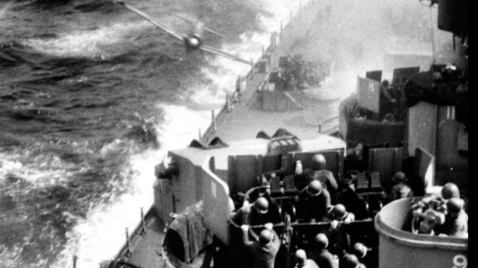 Kamikaze ataca el USS Langley hace 75 años