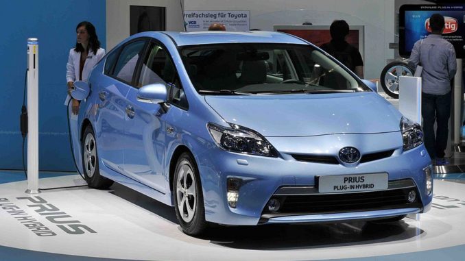 Prius de Toyota funciona con batería de iones de litio