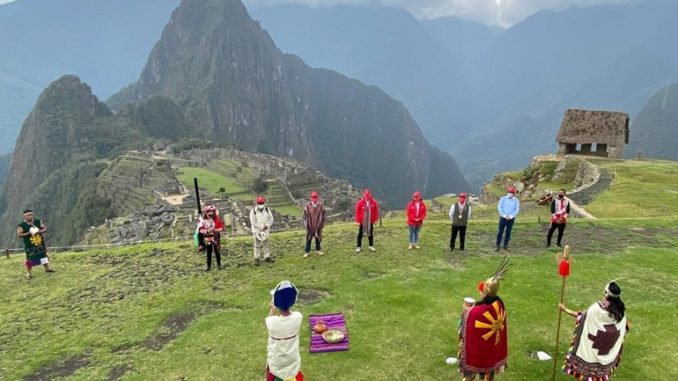 Ceremonia por el sello Safe Travels