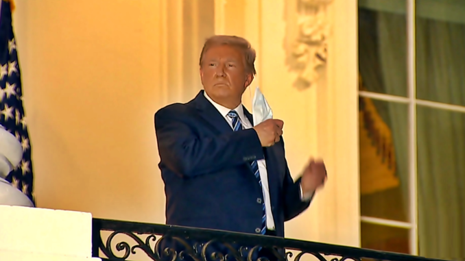 Trump sin mascarilla en la Casa Blanca