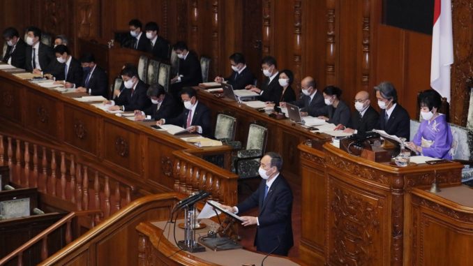 Suga en el Congreso 3 (Kantei)