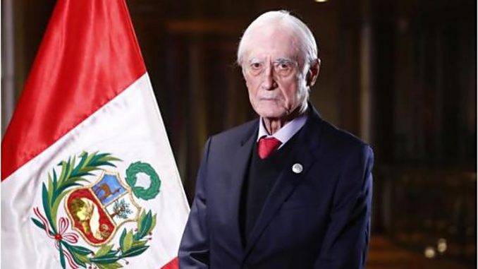 Hector Bejar, canciller peruano