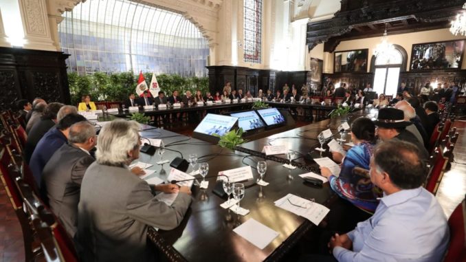 Una de las reuniones del Acuerdo Nacional