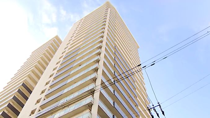 Edificio desde donde cayó la niña Kanon Hayashi