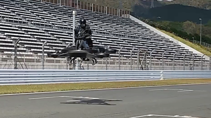 Motocicleta voladora XTurismo