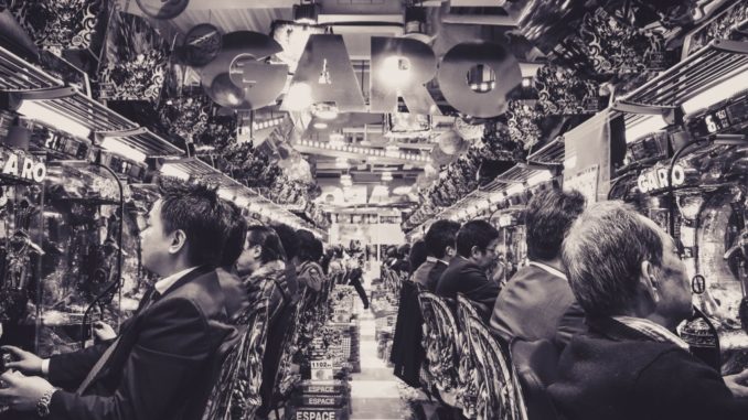 Pachinko en blanco y negro (Foto Emile Guillermot)