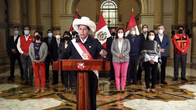 Pedro Castillo y su gabinete de gobierno