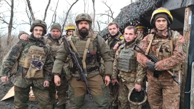 Puesto avanzado de soldados ucranianos en el Donbass