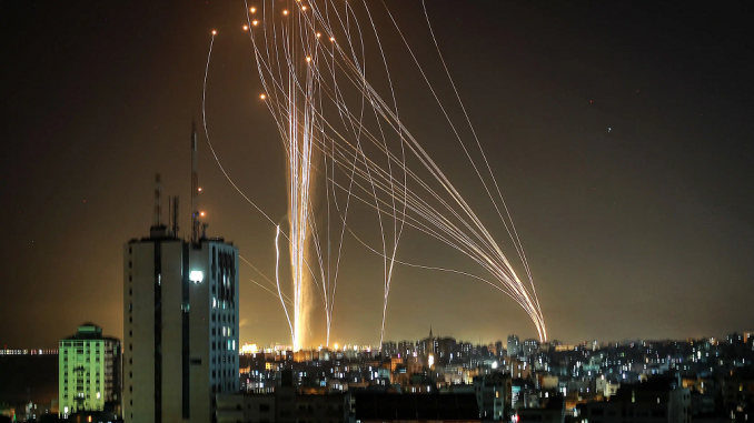 Sistema antimisil israelí Cúpula de Hierro en acción en un ataque en 2021