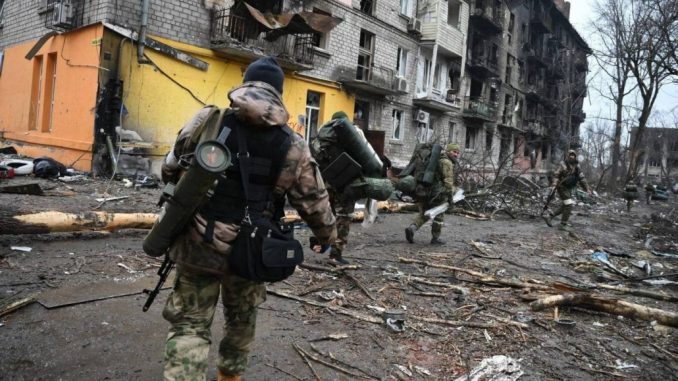 Tropas rusas en Mariupol