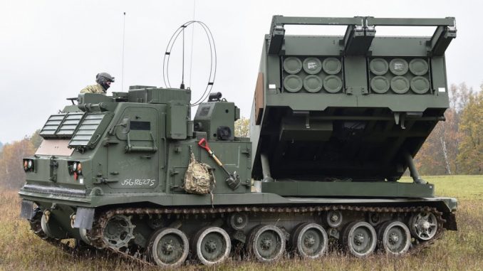 Lanzacohetes M270 MLRS estadounidense
