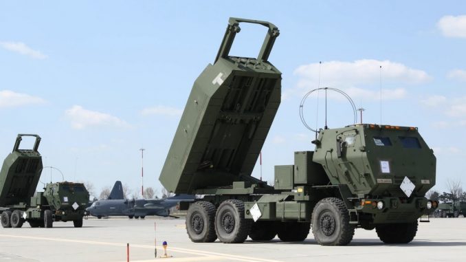 M142 Himars que puede lanzar hasta misiles