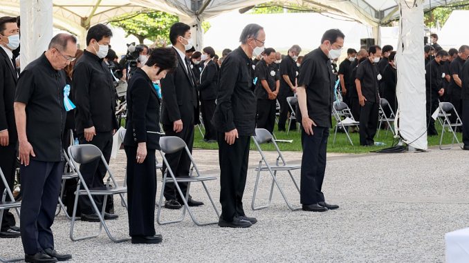 Fumio Kishida en Okinawa