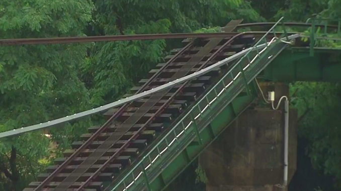 Colapso de un puente ferroviario en Iide, Yamagata
