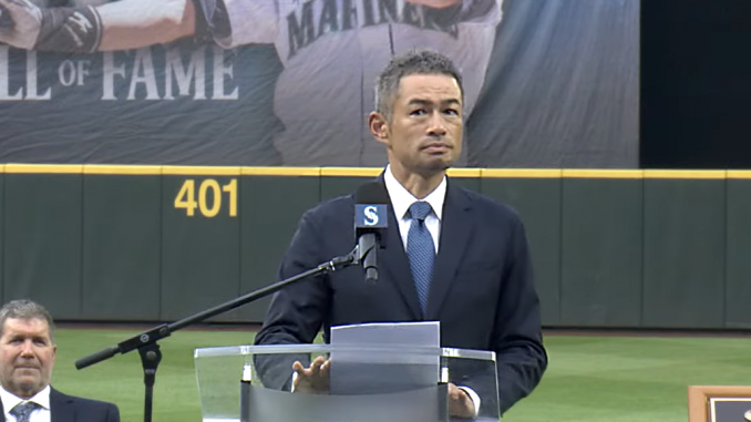 Ichiro en el Salon de la Fama de los Marineros de Seattle