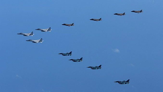 Ejercicio conjunto entre Japón y EEUU de respuesta a Corea del Norte