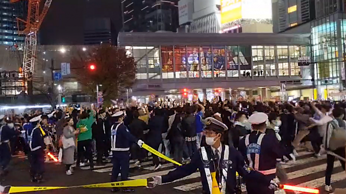 Celebracion de japoneses en Shibuya