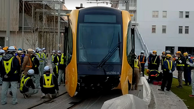 Tranvia LRT descarrilado en Utsunomiya