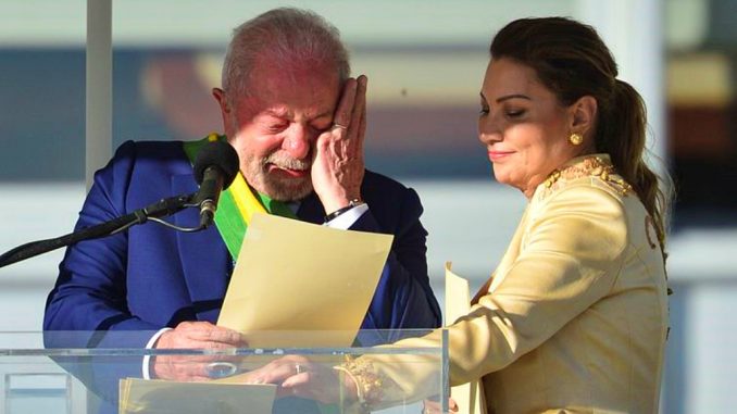 Lula se emociona durante su discurso